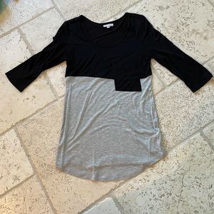 A Pea In The Pod maternity top size S